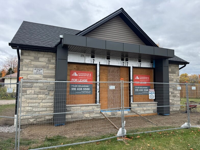 29 Caradoc Rd, Strathroy, ON for lease - Building Photo - Image 3 of 4