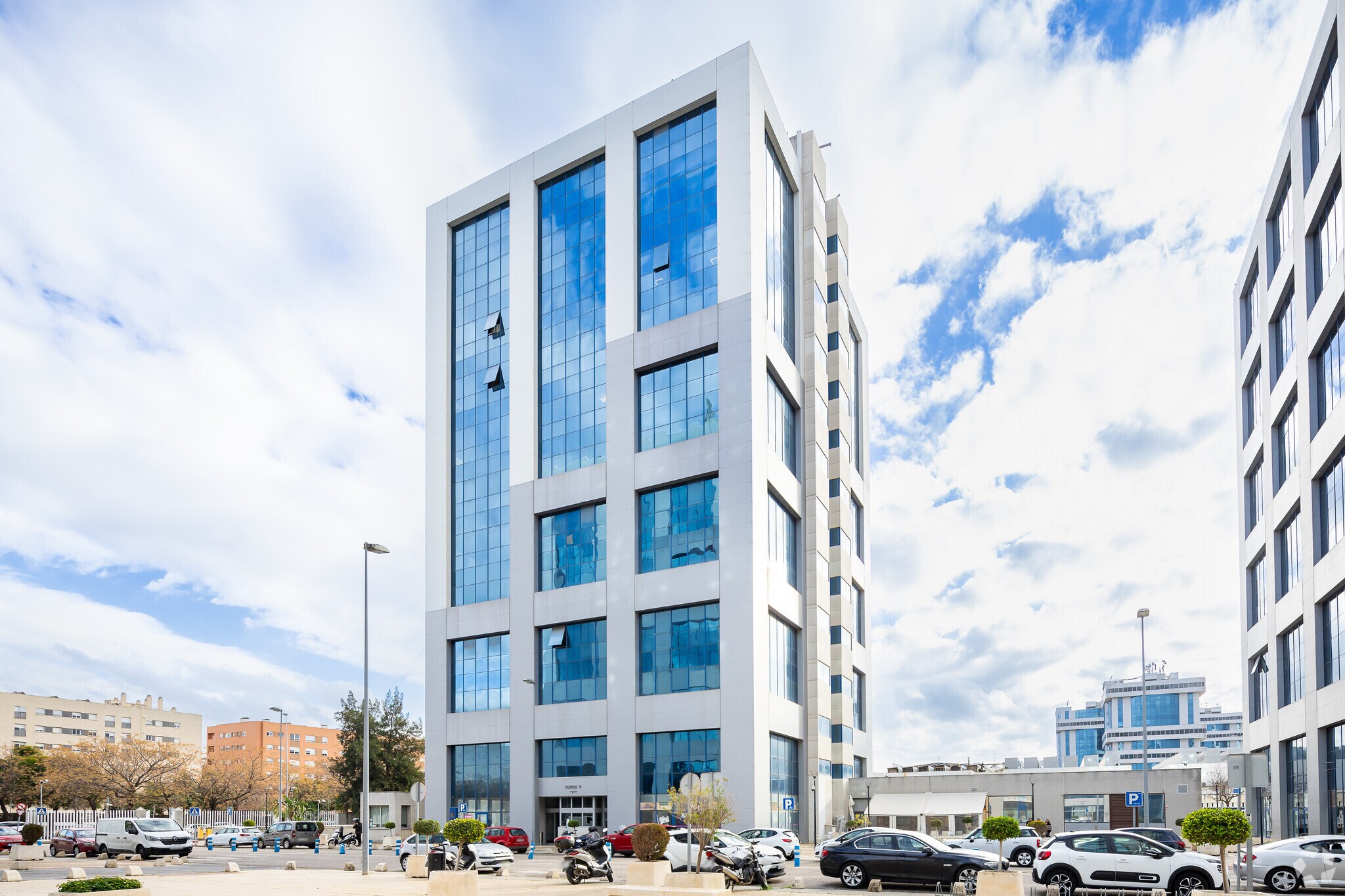 Office in Sevilla, Sevilla for sale Primary Photo- Image 1 of 6