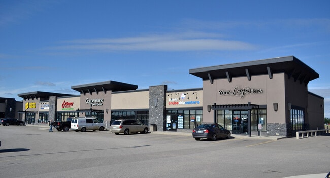 Plus de détails pour 3126 Clarence Av S, Saskatoon, SK - Commerce de détail à louer
