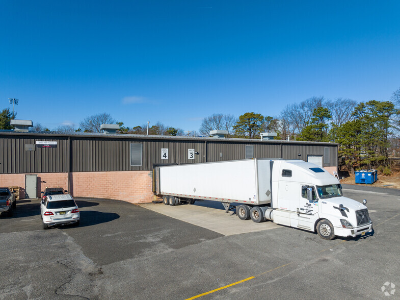 200 Syracuse Ct, Lakewood, NJ for lease - Building Photo - Image 3 of 18