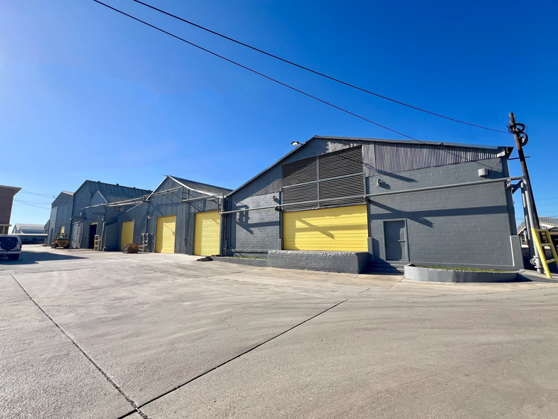 2915 S Zarzamora St, San Antonio, TX for lease - Building Photo - Image 2 of 6