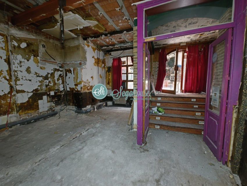 Segovia, SEG 40001 - Unit 01 -  - Interior Photo - Image 2 of 18