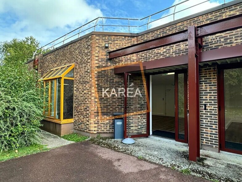 Flex in Croissy-Beaubourg for lease - Building Photo - Image 3 of 5