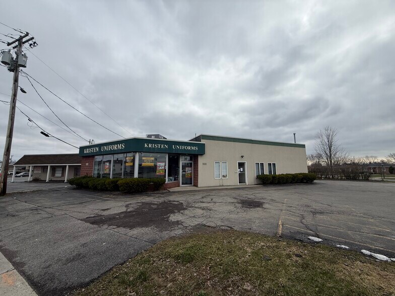 2010 Eggert Rd, Buffalo, NY à vendre - Photo du bâtiment - Image 2 de 23