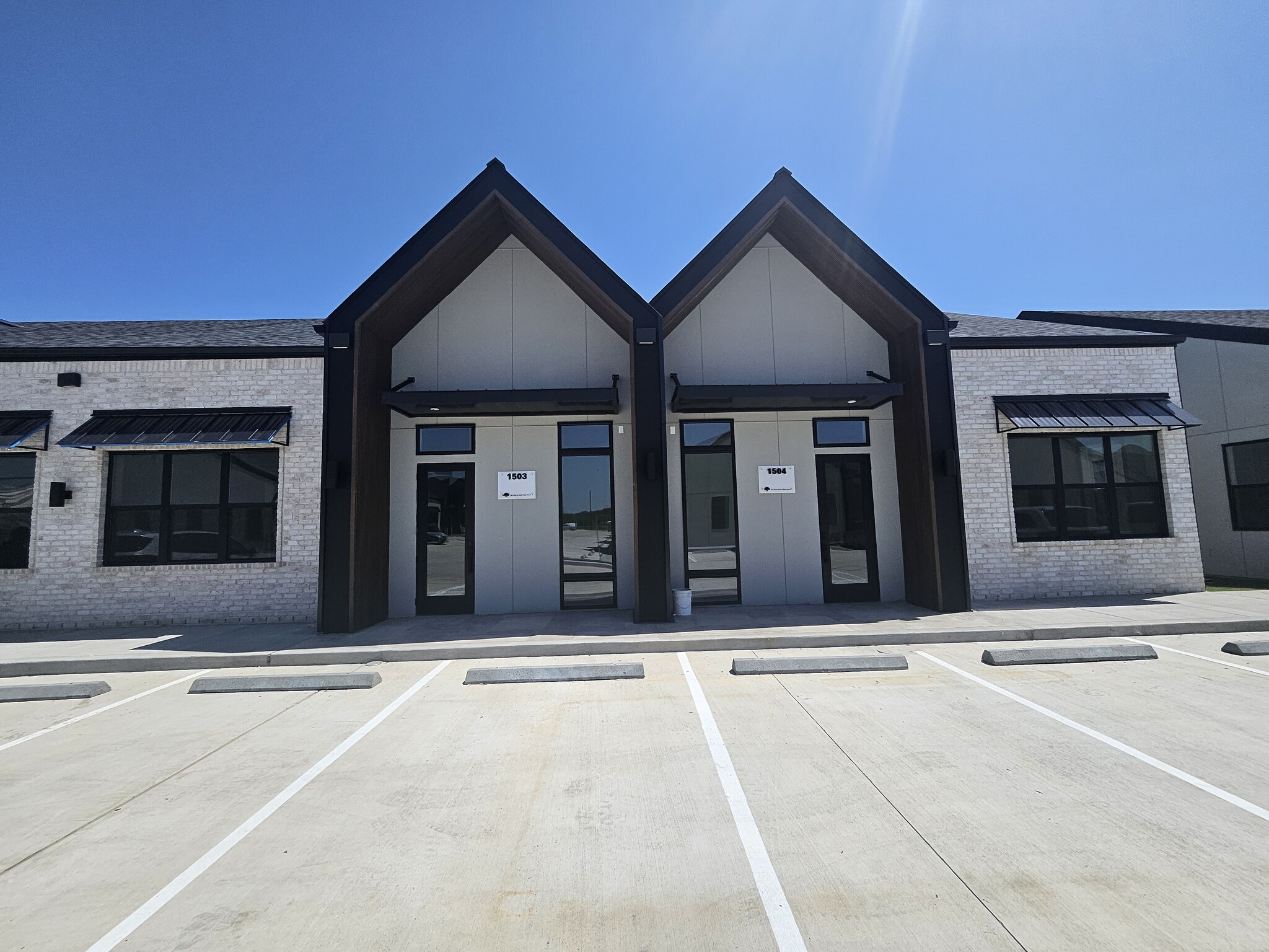 1325 Main St, Katy, TX for lease Building Photo- Image 1 of 22