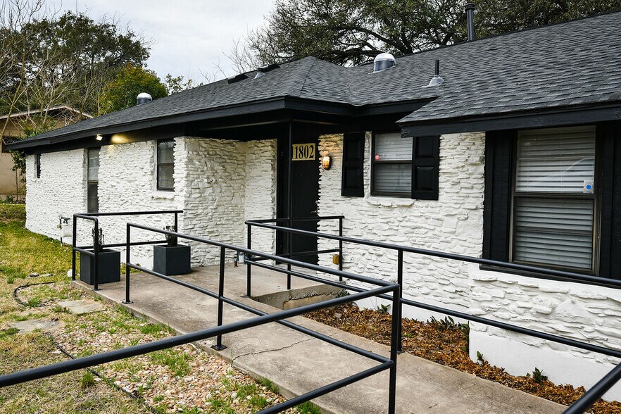 11802 N IH-35, Austin, TX à vendre - Photo du bâtiment - Image 3 de 24