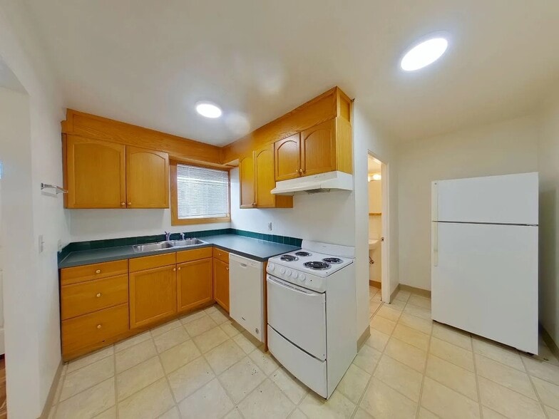 1591 High St, Eugene, OR à vendre - Photo du bâtiment - Image 2 de 7