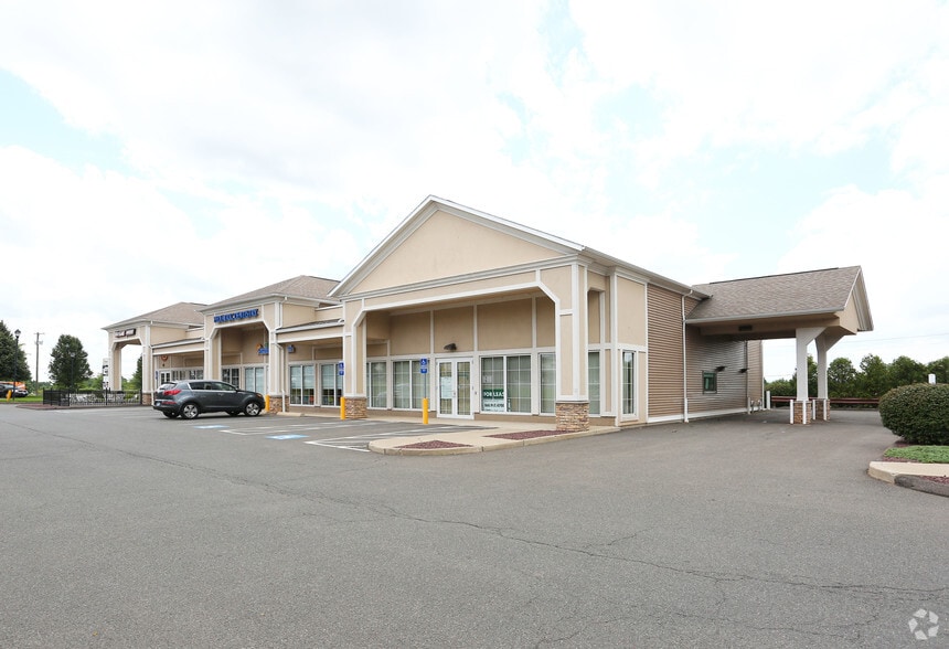 137 Prospect Hill Rd, East Windsor, CT for lease - Building Photo - Image 1 of 4