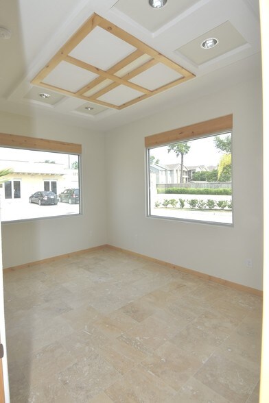 25329 Budde Rd, The Woodlands, TX à vendre - Photo du bâtiment - Image 2 de 13