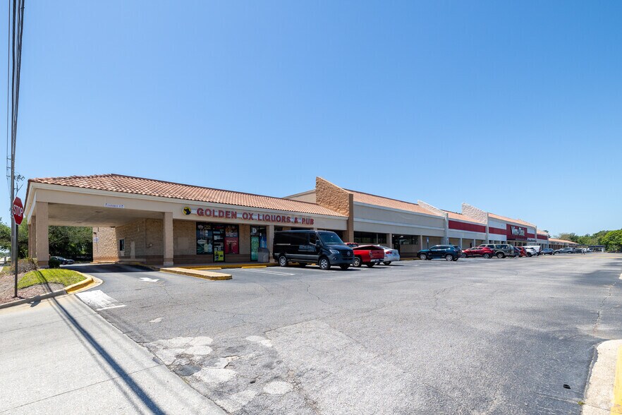 1531 Monument Rd, Jacksonville, FL for lease - Primary Photo - Image 2 of 6