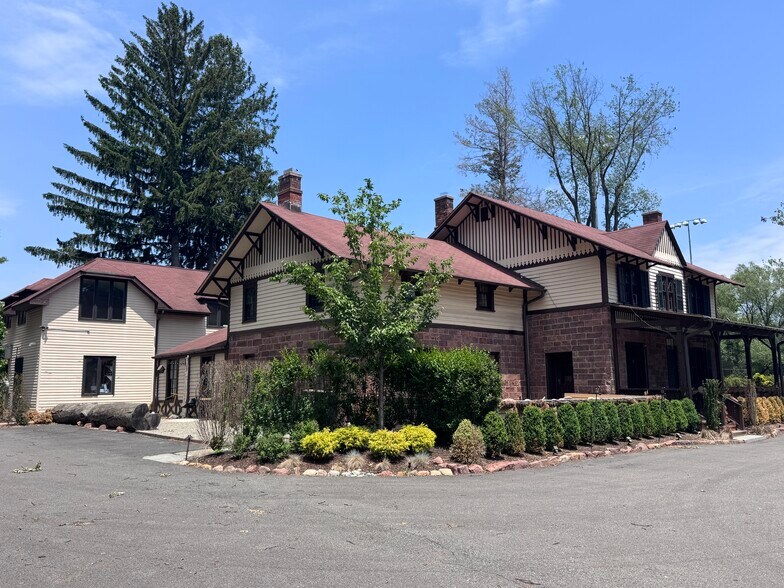 91 W Clinton Ave, Tenafly, NJ à vendre - Photo du bâtiment - Image 2 de 9