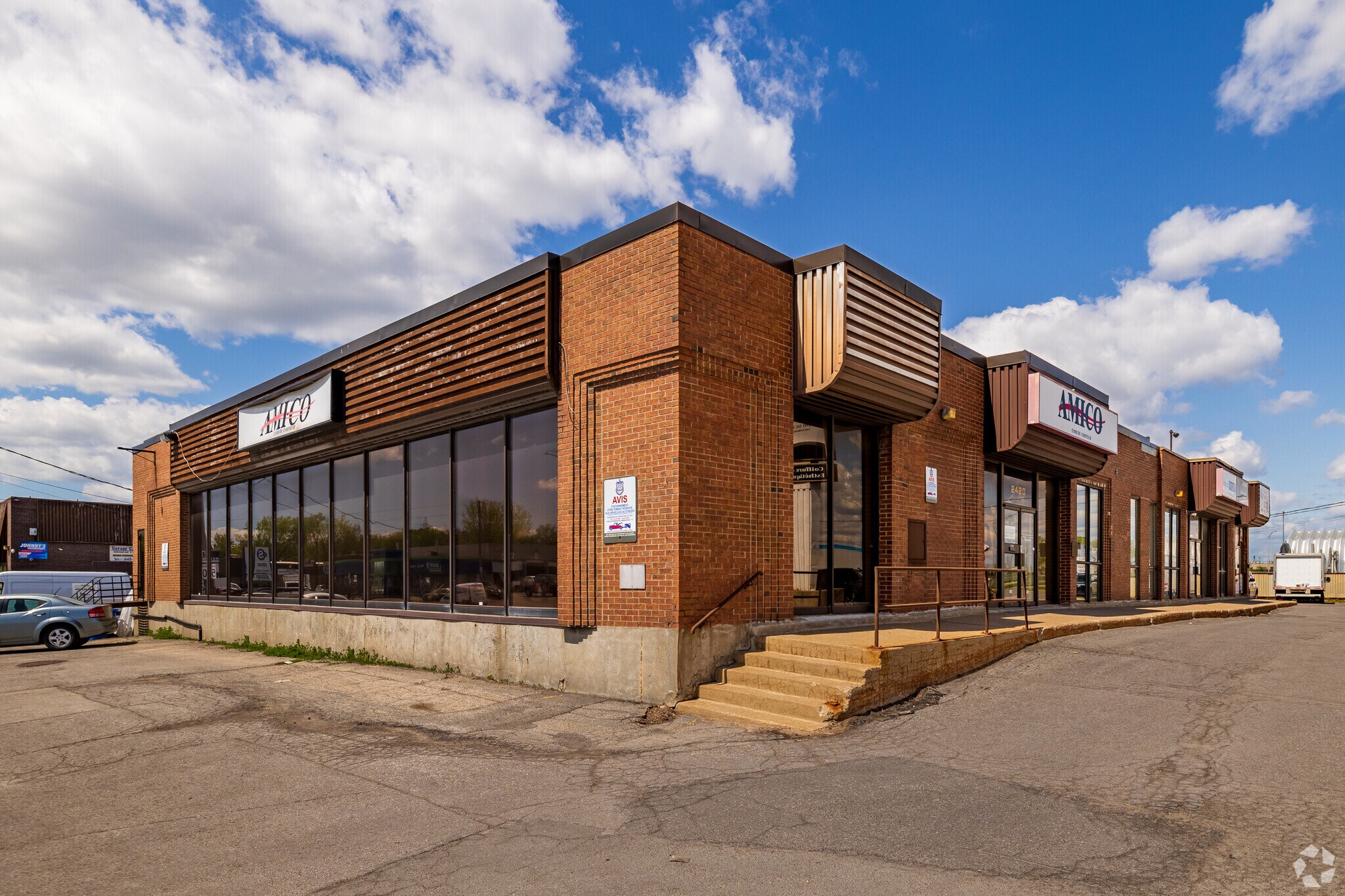 2420-2440 Boul Industriel, Laval, QC à vendre Photo principale- Image 1 de 1