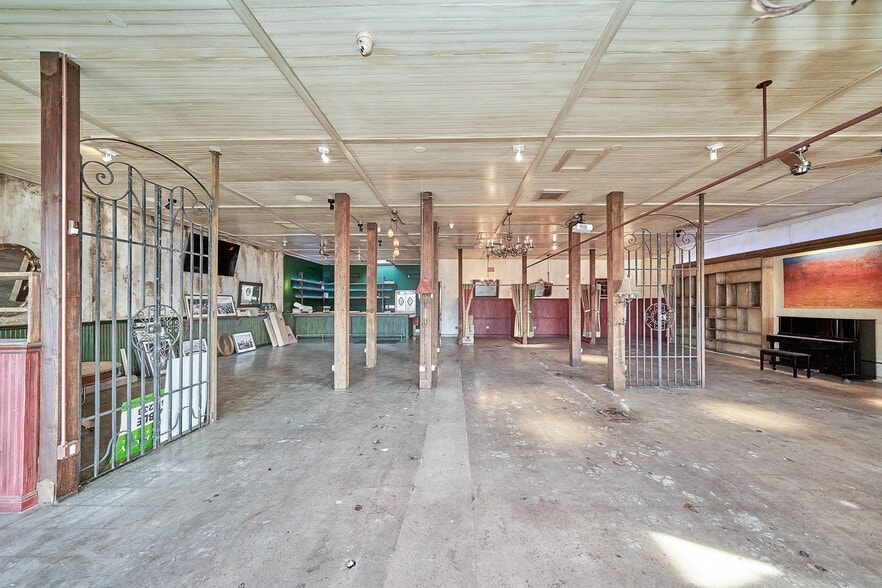 1076-1080 S Fairfax Ave, Los Angeles, CA for lease - Building Photo - Image 3 of 19
