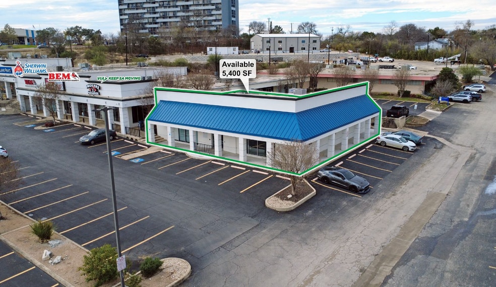 7049-7075 San Pedro Ave, San Antonio, TX for lease - Building Photo - Image 1 of 24