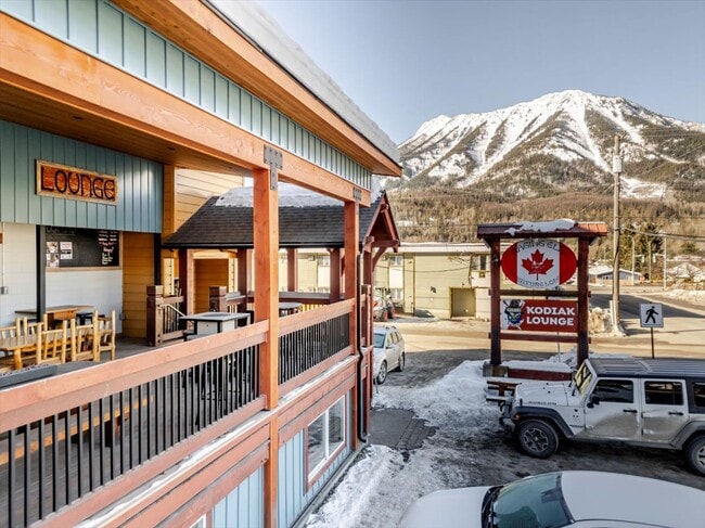 Plus de détails pour 892 6th Ave, Fernie, BC - Services hôteliers à vendre