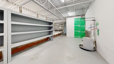 1333 Boundary Rd, Oshawa, ON for lease Interior Photo- Image 2 of 9