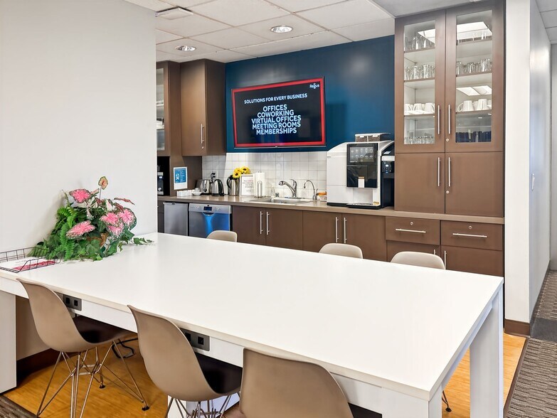 4040 Civic Center Dr, San Rafael, CA for lease - Interior Photo - Image 3 of 12