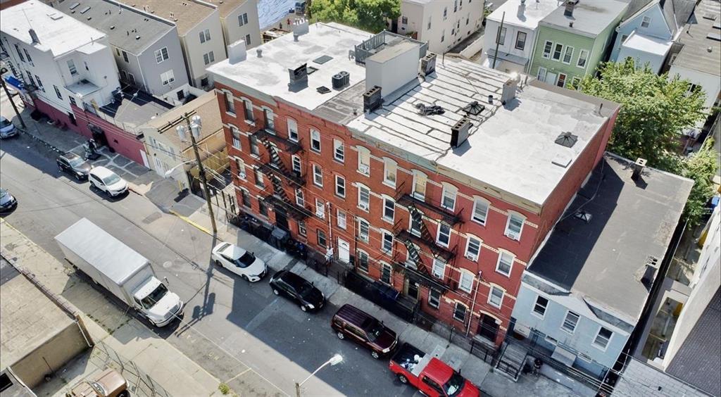 37 Harmon St, Jersey City, NJ à vendre Photo du bâtiment- Image 1 de 28