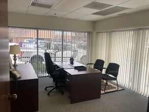 200 E Big Beaver Rd, Troy, MI à louer Photo intérieure- Image 1 de 1