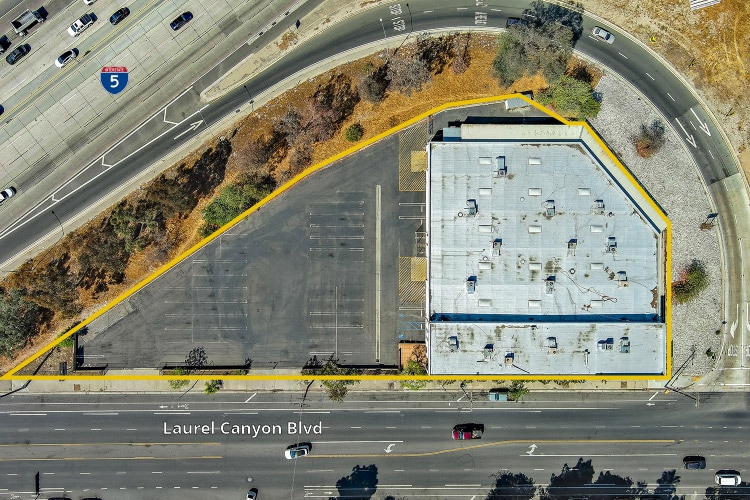 8866 Laurel Canyon Blvd, Sun Valley, CA for lease - Building Photo - Image 3 of 23