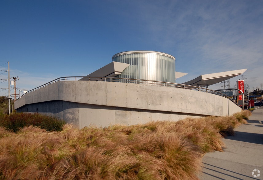 4700 W Slauson Ave, Los Angeles, CA à vendre - Photo du bâtiment - Image 2 de 5