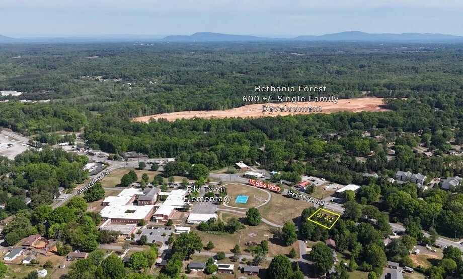 3862 Reynolda Rd, Winston-Salem, NC à louer - Photo du bâtiment - Image 2 de 9
