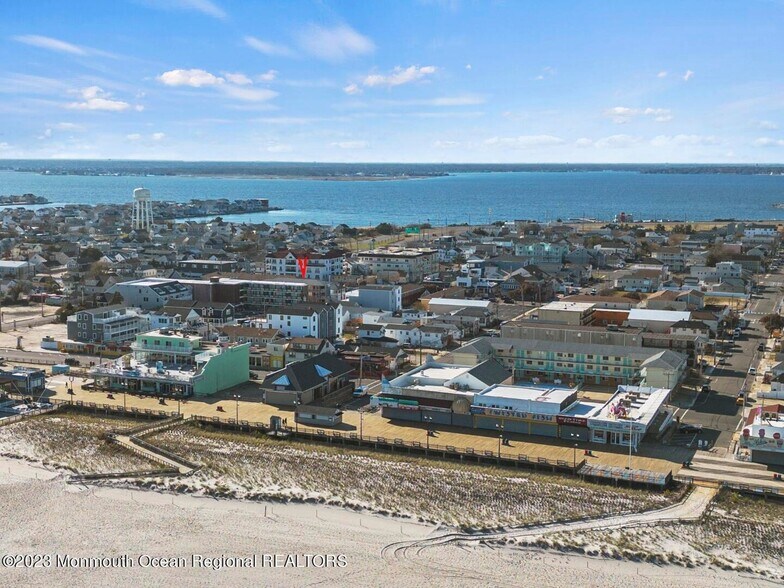 55 DuPont Ave 18, Seaside Heights, NJ à vendre - A rien - Image 2 de 26