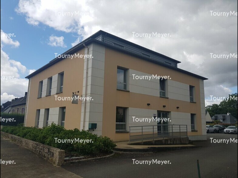 Office in Betton for lease - Building Photo - Image 2 of 4
