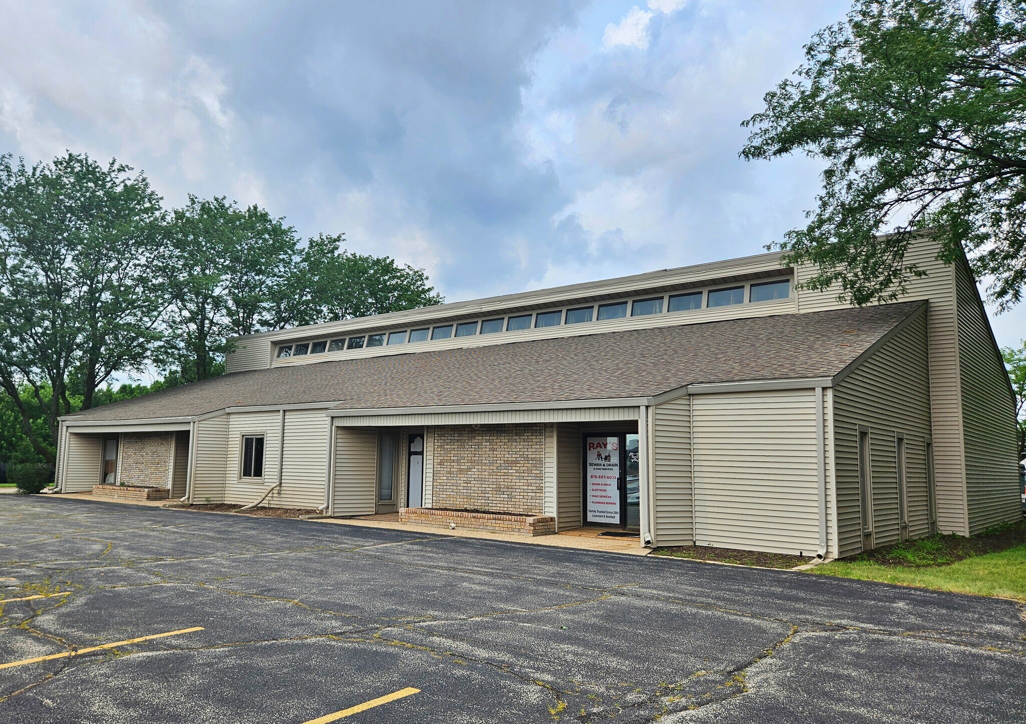 7117 Clinton Rd, Loves Park, IL à louer Photo principale- Image 1 de 5
