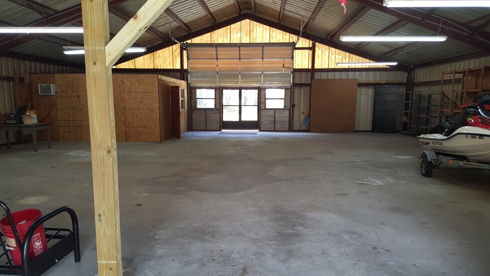 10605 Lithia Pinecrest Rd, Lithia, FL à vendre - Photo du bâtiment - Image 3 de 14