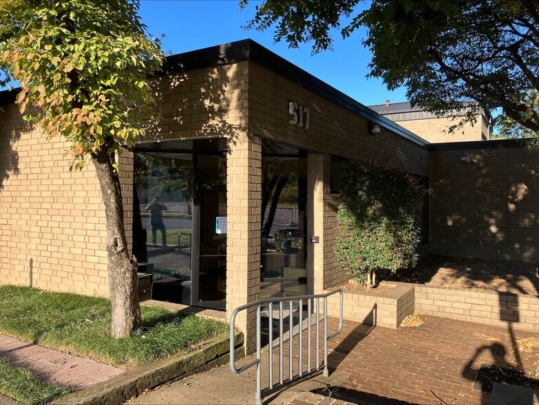 517 Mercury St, Raleigh, NC for lease - Building Photo - Image 2 of 8