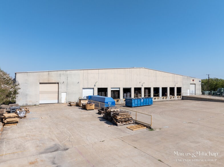 2020 Industrial Blvd, Rockwall, TX for lease - Building Photo - Image 1 of 2