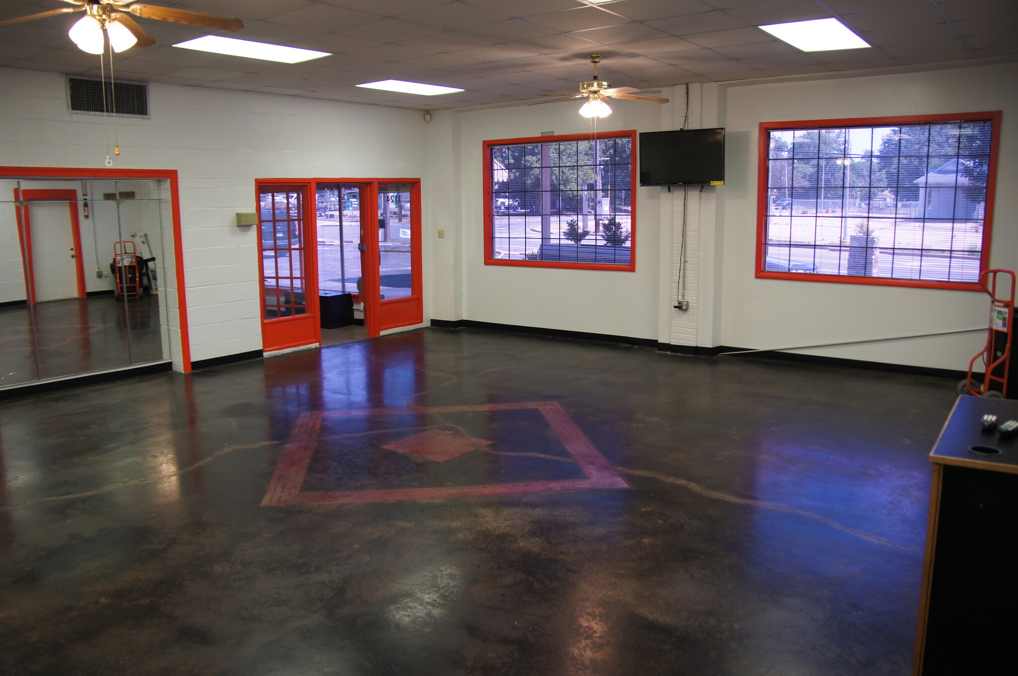 1124 S Battery St, Little Rock, AR for lease Interior Photo- Image 1 of 8