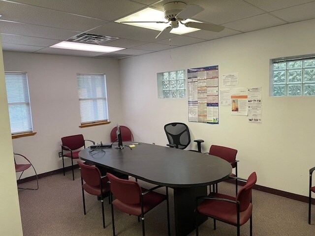 2038 Smith Township State Rd, Burgettstown, PA à louer - Photo du bâtiment - Image 3 de 9