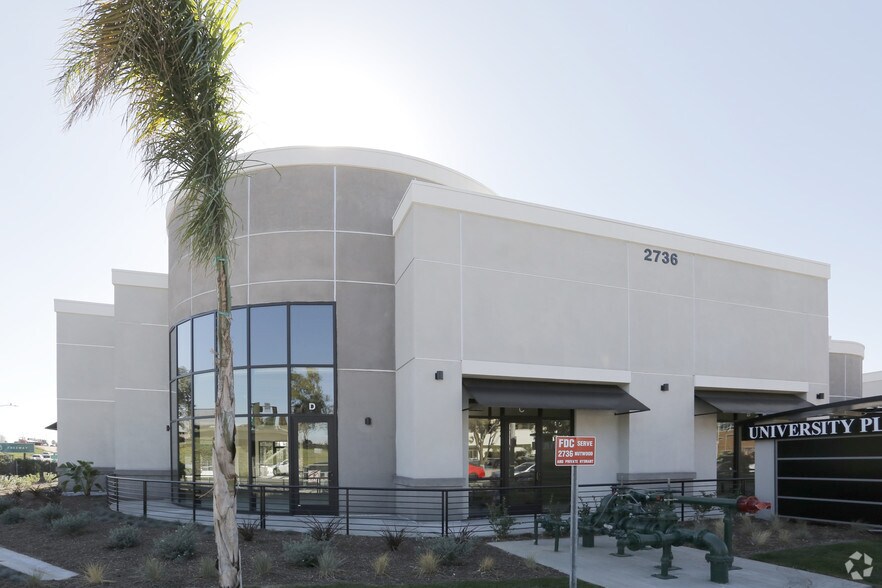 2720 Nutwood Ave, Fullerton, CA à louer - Photo du bâtiment - Image 3 de 23