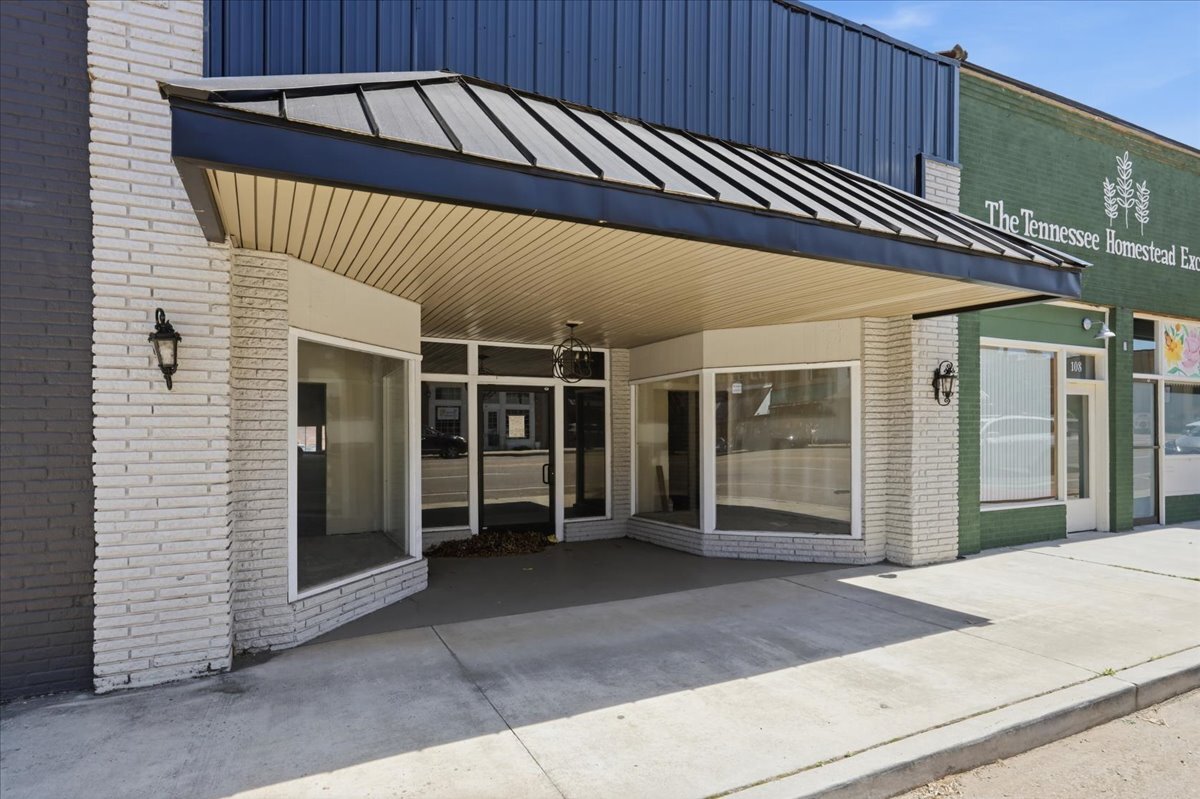 110 E Broadway St, Lenoir City, TN à vendre Photo du bâtiment- Image 1 de 12