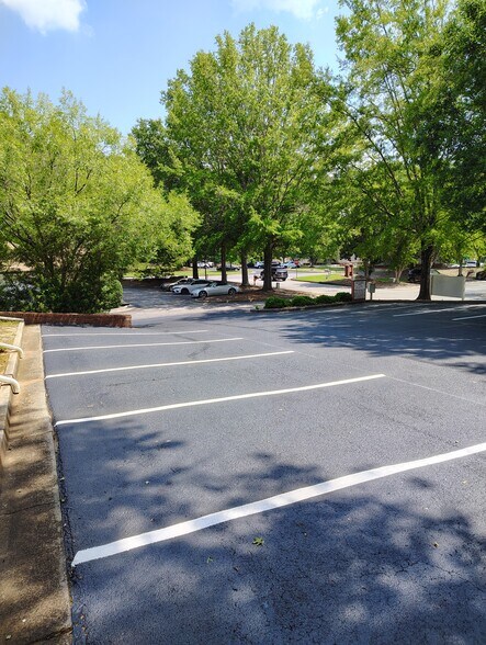 160 Bastille Way, Fayetteville, GA à vendre - Photo du bâtiment - Image 3 de 16