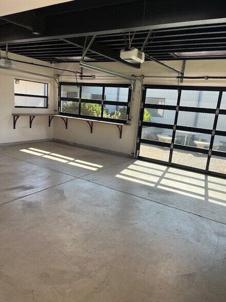 3443 Tripp Ct, San Diego, CA à louer - Photo du bâtiment - Image 2 de 2