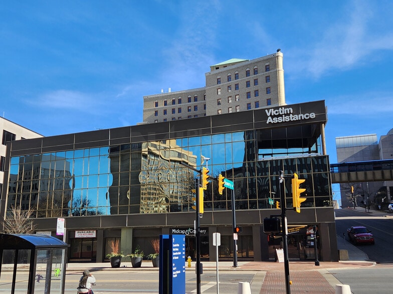 137-147 S Main St, Akron, OH for lease - Building Photo - Image 3 of 5