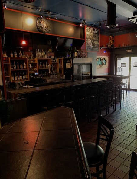 517 W Cross St, Ypsilanti, MI à vendre - Photo intérieure - Image 3 de 4