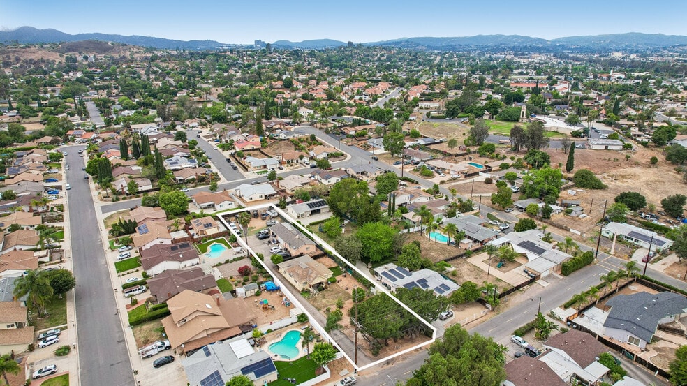 1935 Miller Ave, Escondido, CA à vendre - Photo du bâtiment - Image 1 de 4