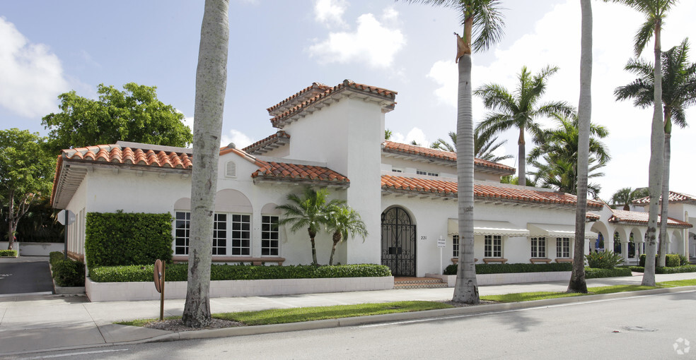 221 Royal Palm Way, Palm Beach, FL for sale - Primary Photo - Image 1 of 1