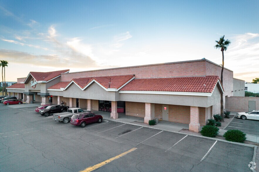 6045-6245 W Chandler Blvd, Chandler, AZ à louer - Photo du bâtiment - Image 3 de 13
