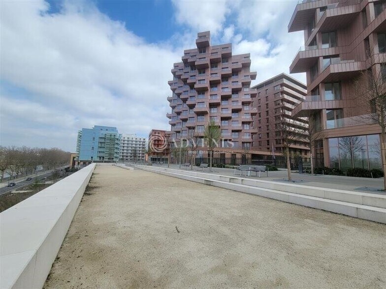 4 24 Rue Maya Angelou, Saint-Ouen-sur-Seine à louer - Photo du bâtiment - Image 2 de 7