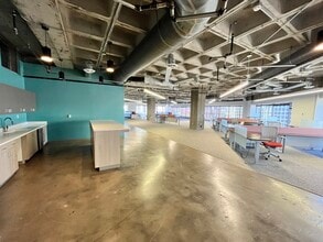 1100 Main St, Kansas City, MO for lease Interior Photo- Image 2 of 7