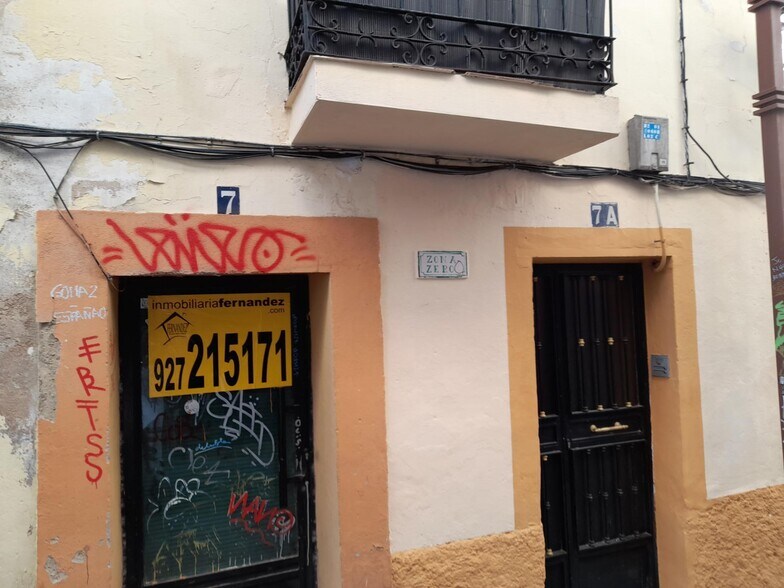Commerce de détail dans Cáceres, Cáceres à vendre - Photo du bâtiment - Image 3 de 11