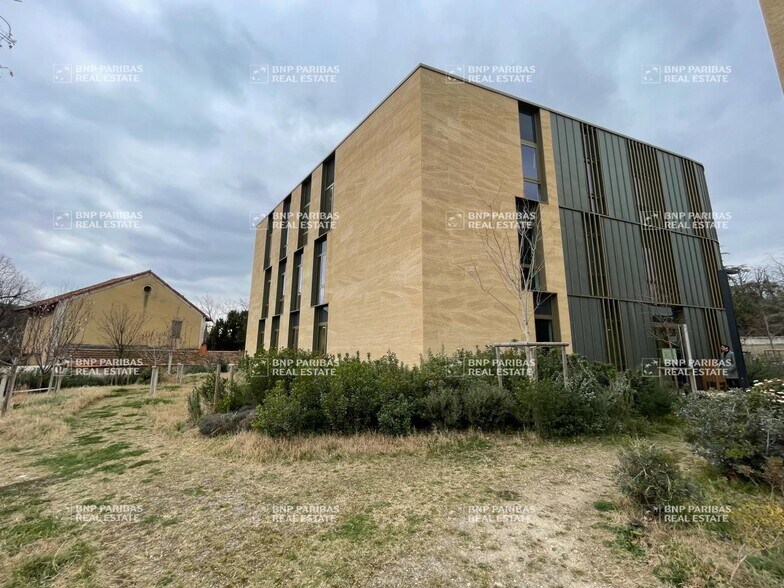 Bureau dans Aix-en-Provence à louer - Photo du bâtiment - Image 2 de 14