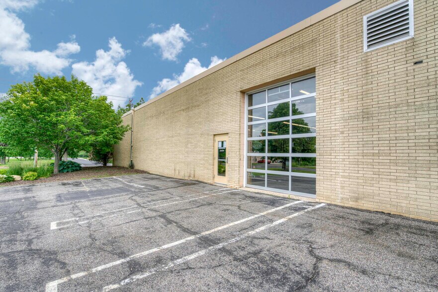 240 Fillmore Ave E, Saint Paul, MN à louer - Photo du bâtiment - Image 3 de 47