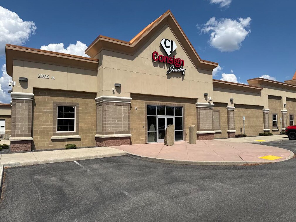 21605 E Country Vista Dr, Liberty Lake, WA for lease Building Photo- Image 1 of 2