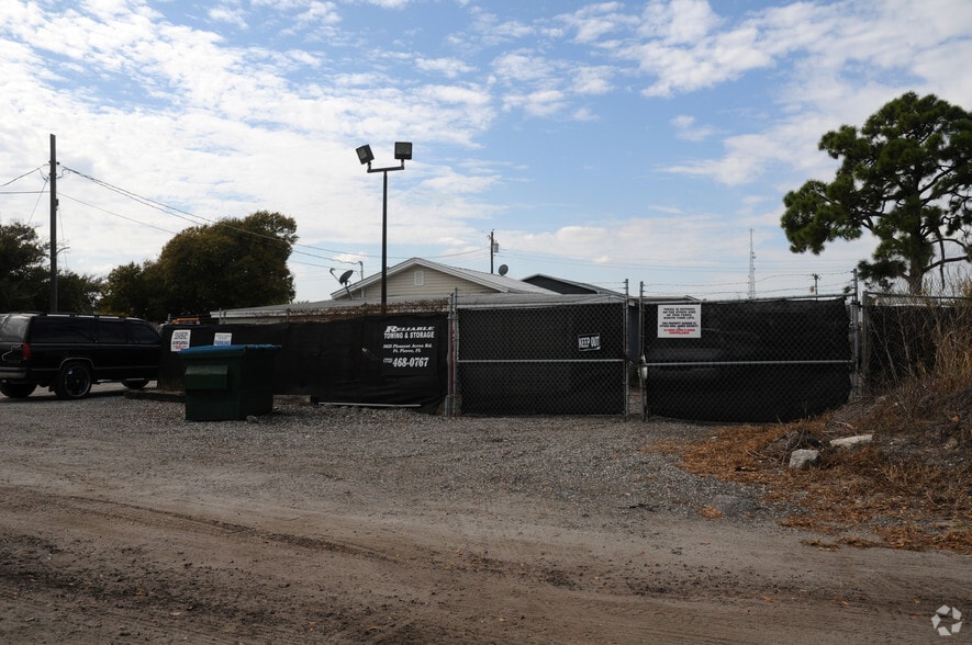 3625 SE Pleasant Acres Rd, Fort Pierce, FL for sale - Building Photo - Image 3 of 3